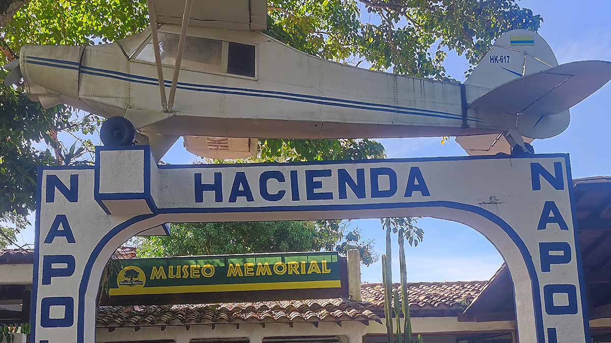 Tour Hacienda Nápoles - Medellín de Cerca